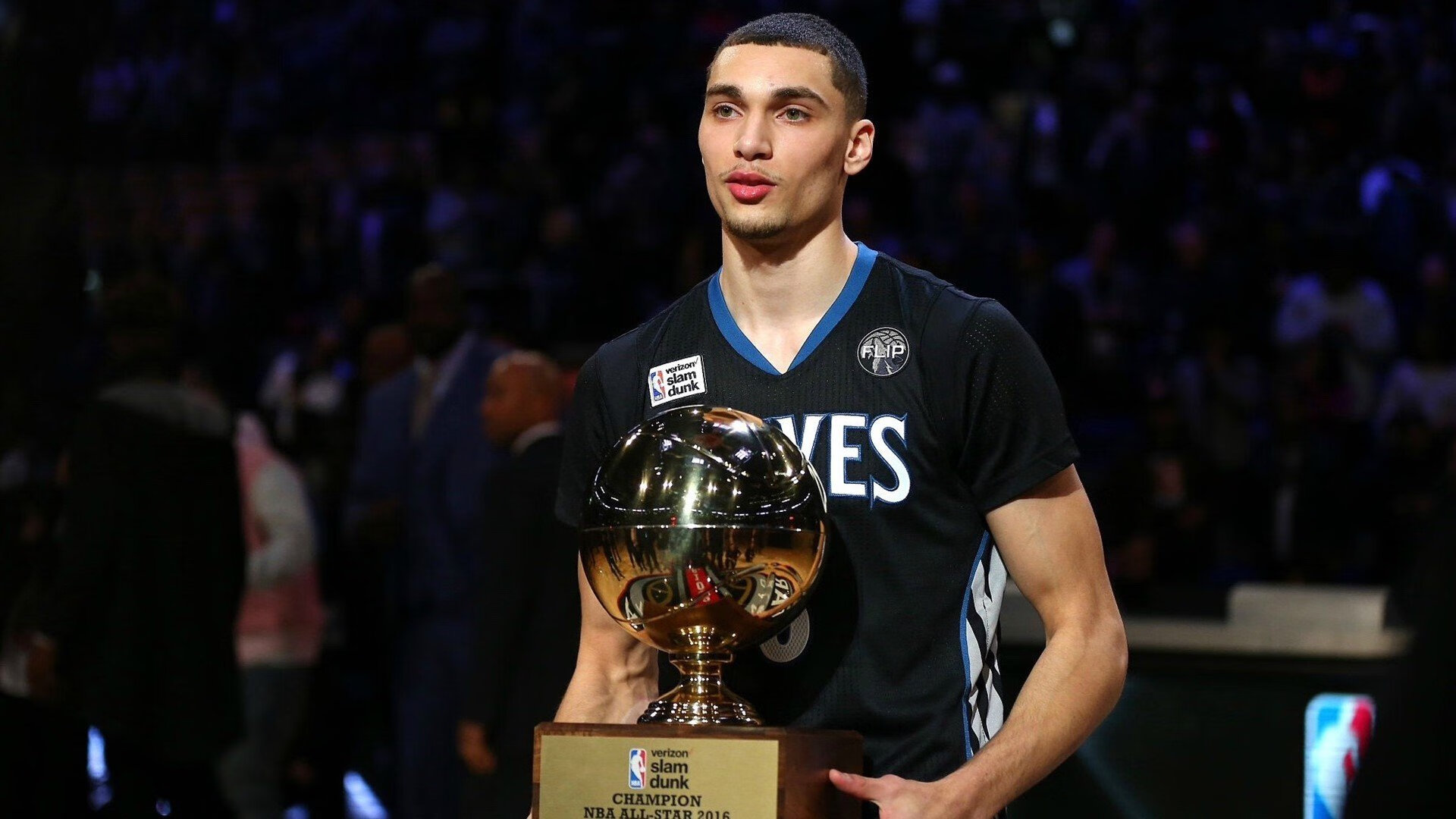 mk体育官网-《堡垒之夜》跨界合作再升级,推出联合专属皮肤,堡垒之夜互动特效皮肤